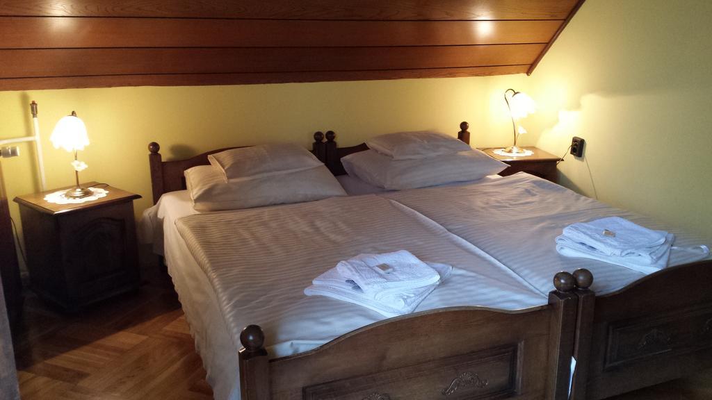 Bed and Breakfast Kocsis Panzio Es Etterem Комаром Номер фото