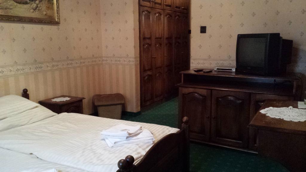 Bed and Breakfast Kocsis Panzio Es Etterem Комаром Номер фото