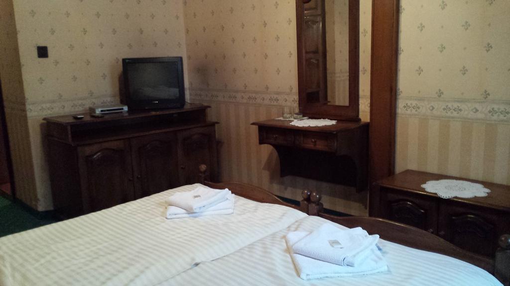 Bed and Breakfast Kocsis Panzio Es Etterem Комаром Номер фото